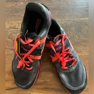 Altra King MT Trail Running Shoe W10.5 (new!)